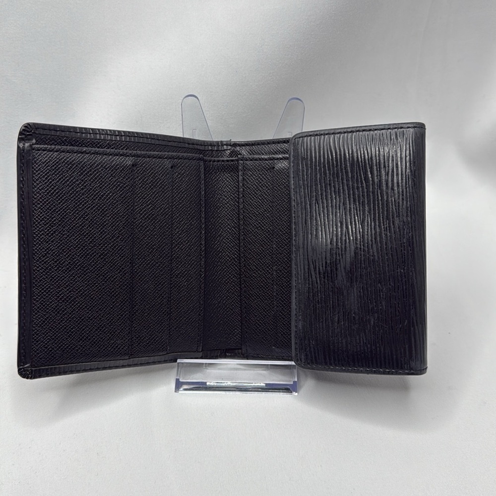 Louis Vuitton Black Epi Leather Elise Compact Tri-Fold Wallet | Unisex | Used | - Picture 3 of 9